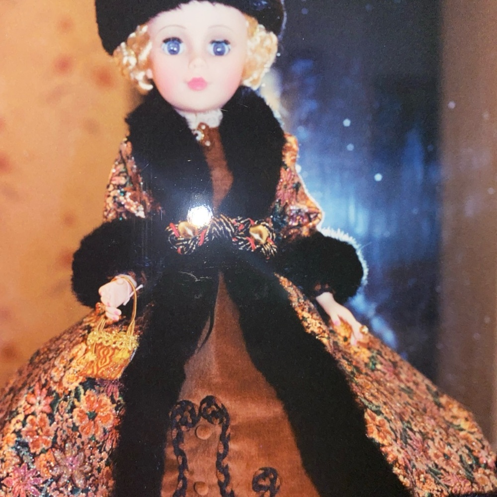 2 Madame Alexander dolls boxes included - Picture 4 of 5